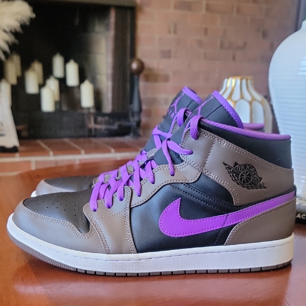Nike Men's Purple and Black Sneakers